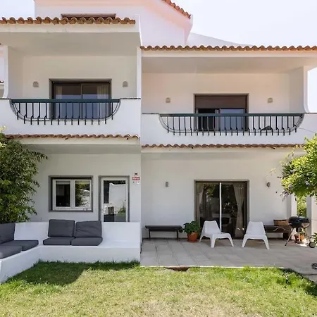 Tailor Made With Ocean View In Semesterbostad